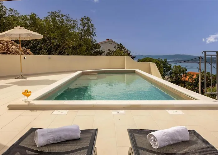 1 Bedroom Awesome In Dramalj