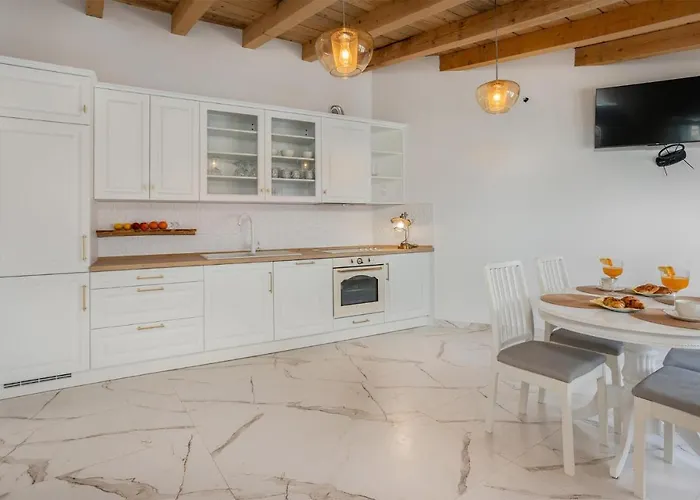 Case de vacanță 1 Bedroom Awesome In Dramalj